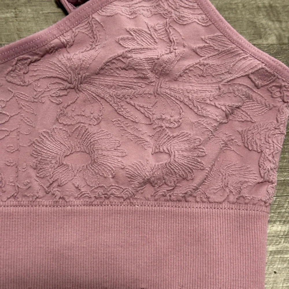 Old Navy Large Bra Bralette Textured Rose Adjustable Straps Wireless Comfortable - Picture 6 of 10